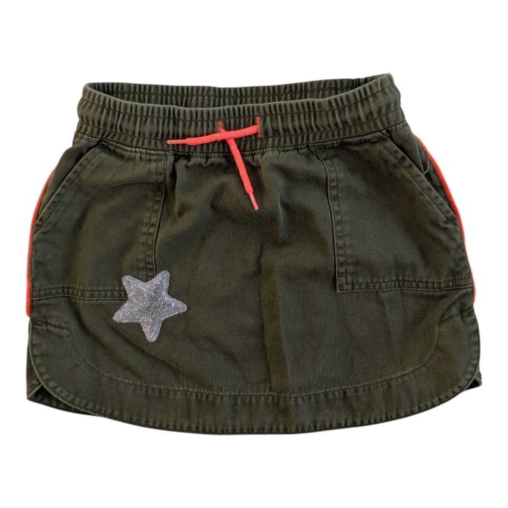 Cat & Jack Girls Green Skirt with Orange Trim And Silver Star Patch Size S(6/6X)